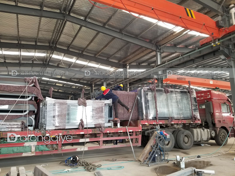 揚(yáng)州智能候車(chē)亭發(fā)貨案例